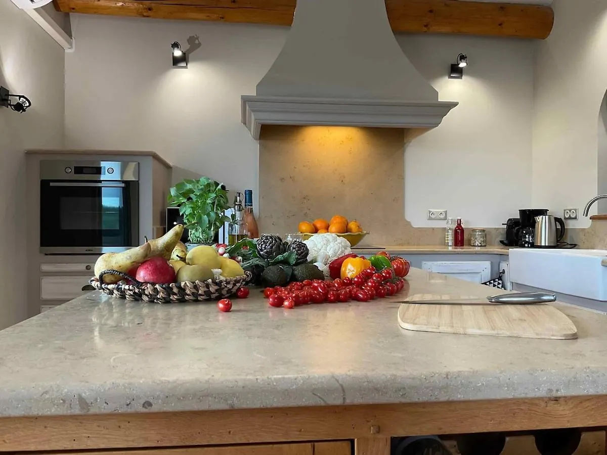 Villa 5 Etoiles Avec Magnifique Vue Au Domaine Des Cigales Aubignan 0*,  France